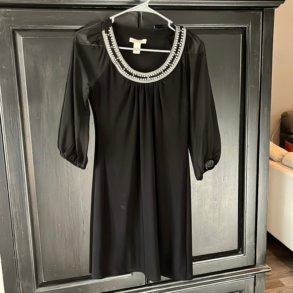Black house white market shift dress!